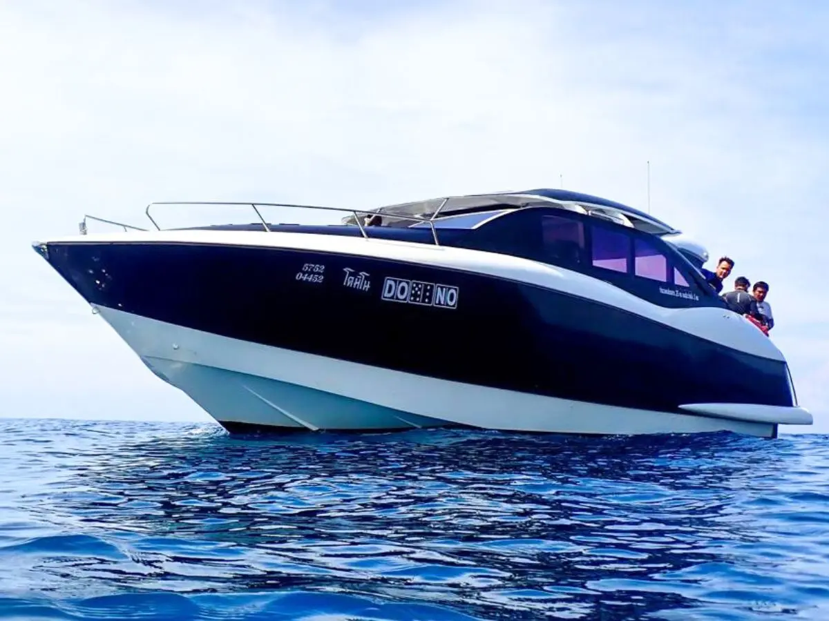Privat Charter Phuket Schnellboot
