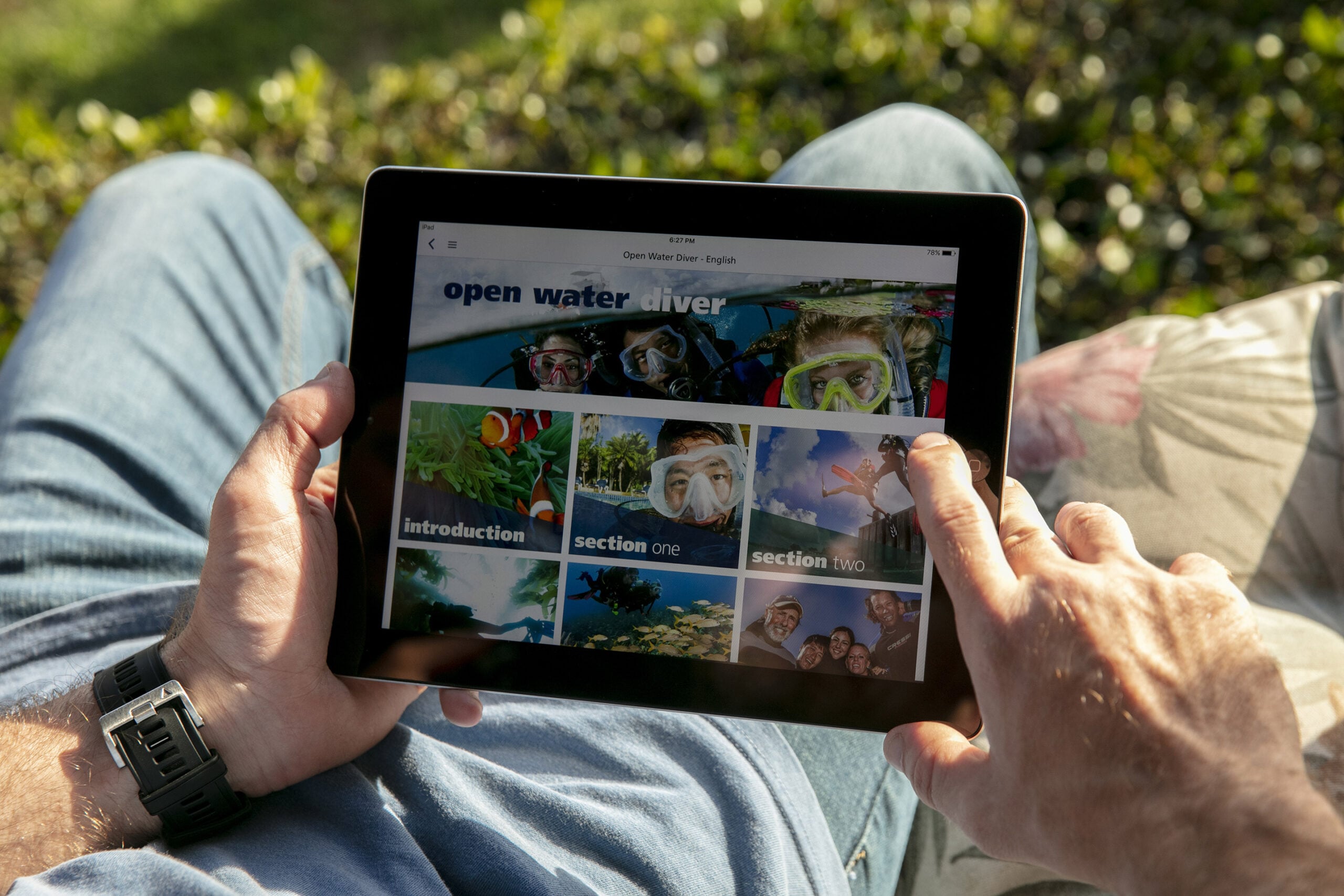 PADI eLearning on a tablet at home